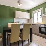 Five-bedroom In *