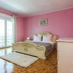 Five-bedroom In Ferienhaus *