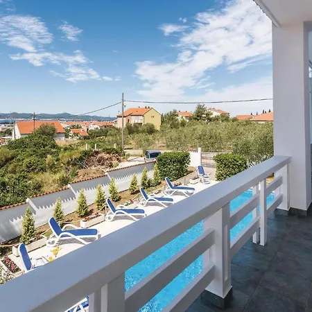 Five-bedroom In זאדאר