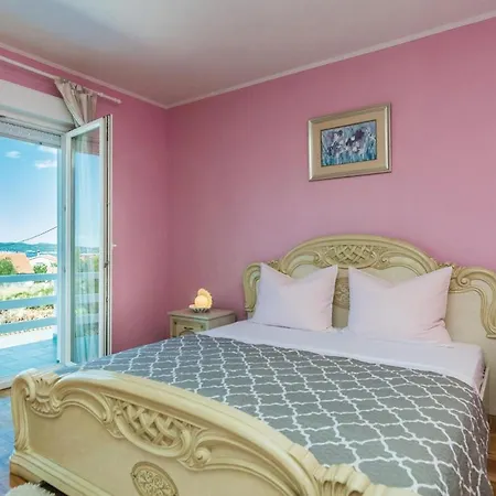 Five-bedroom In