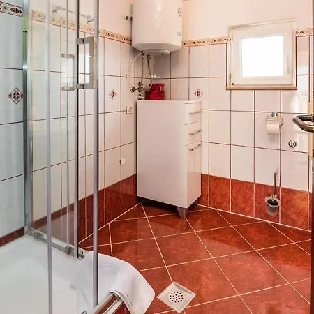 בית נופש Five-bedroom In *