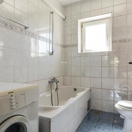 Five-bedroom In Zara