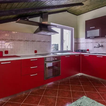 Five-bedroom In בית נופש זאדאר