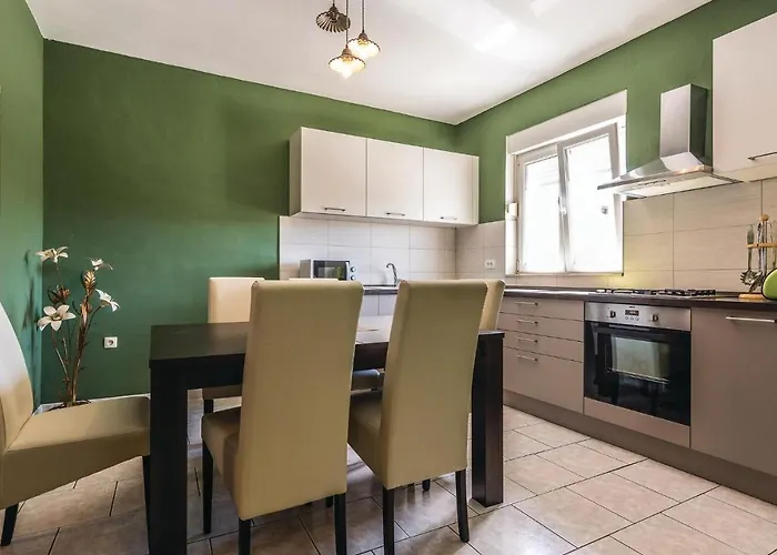 Five-bedroom In *