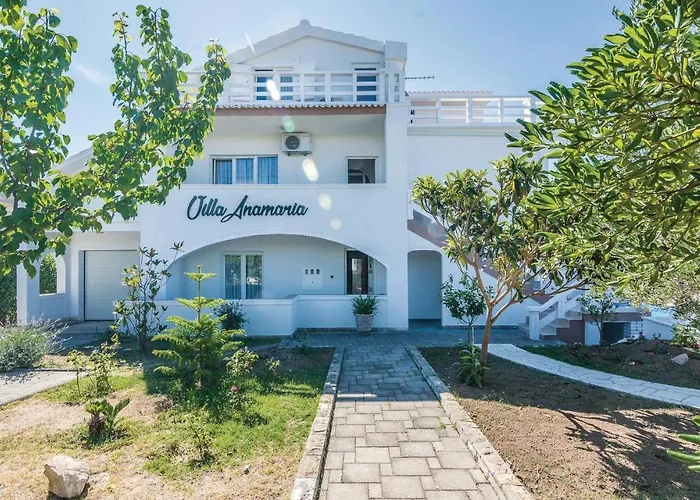Five-bedroom In Tatil Evi *