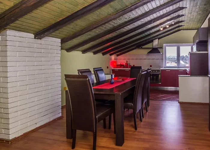 Five-bedroom In Prázdninový dům