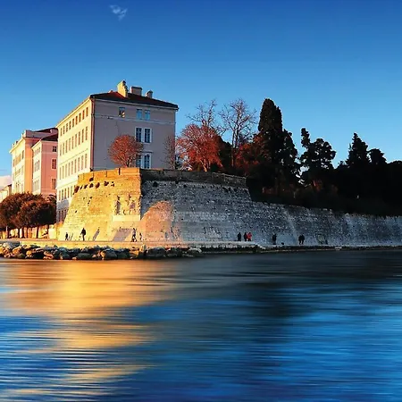 Сasa de vacaciones Five-bedroom In Zadar