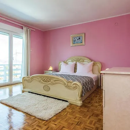 7 Bedroom Gorgeous In 펜션 *