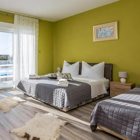 펜션 7 Bedroom Gorgeous In