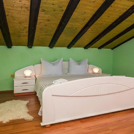 Amazing Home In Zadar *