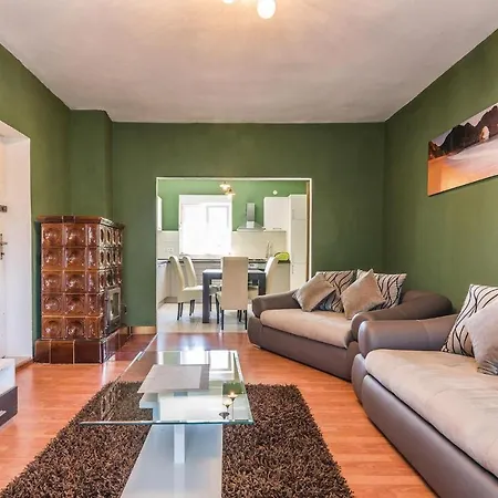 펜션 7 Bedroom Gorgeous In 자다르