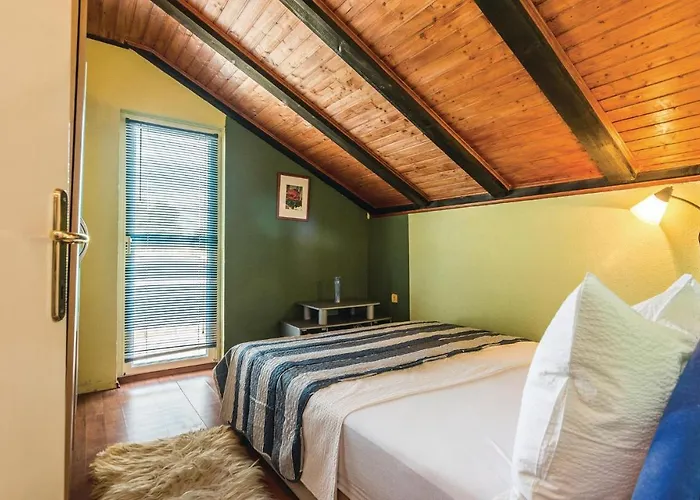 Five-bedroom In *