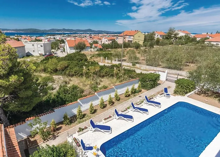 Five-bedroom In Σπίτι διακοπών *