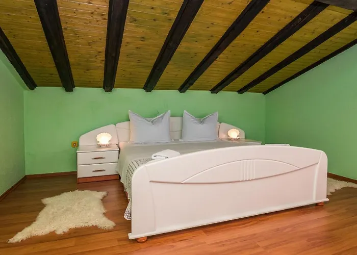Five-bedroom In *